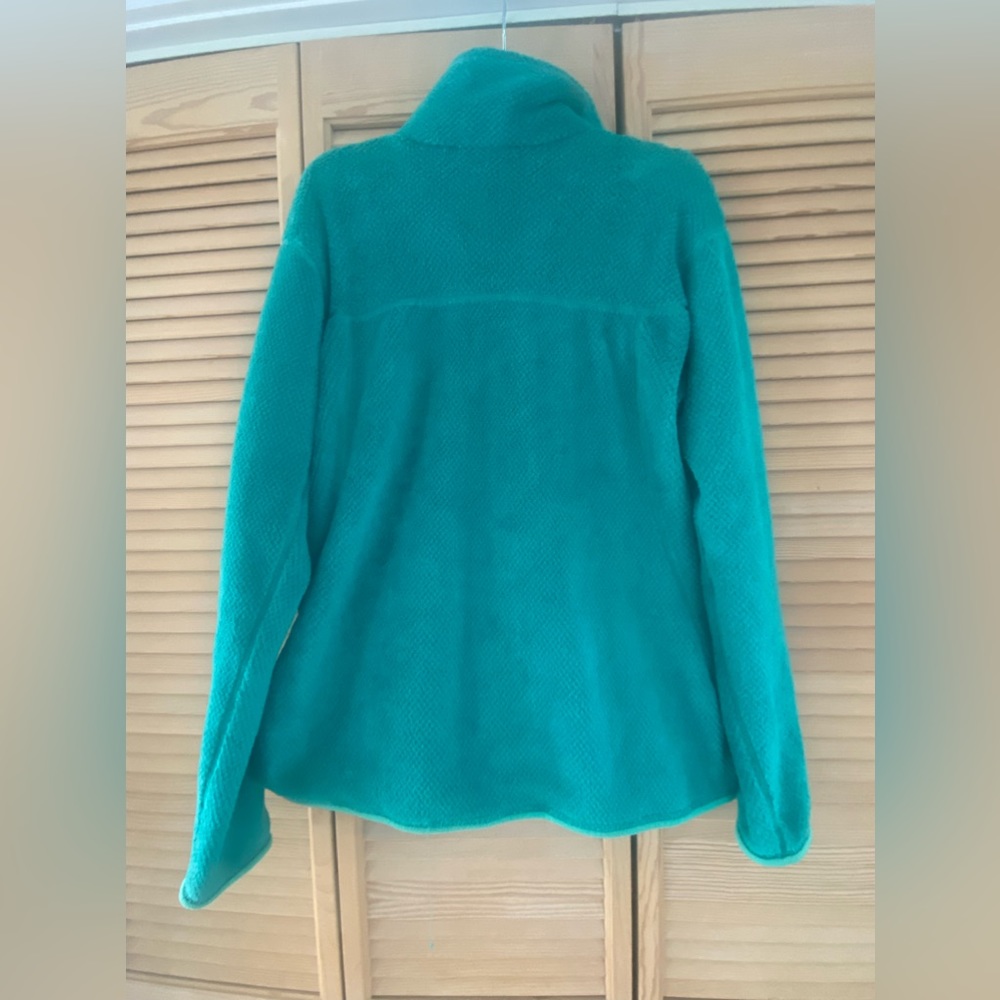Patagonia pullover. Excellent quality, smoke free home. XL women